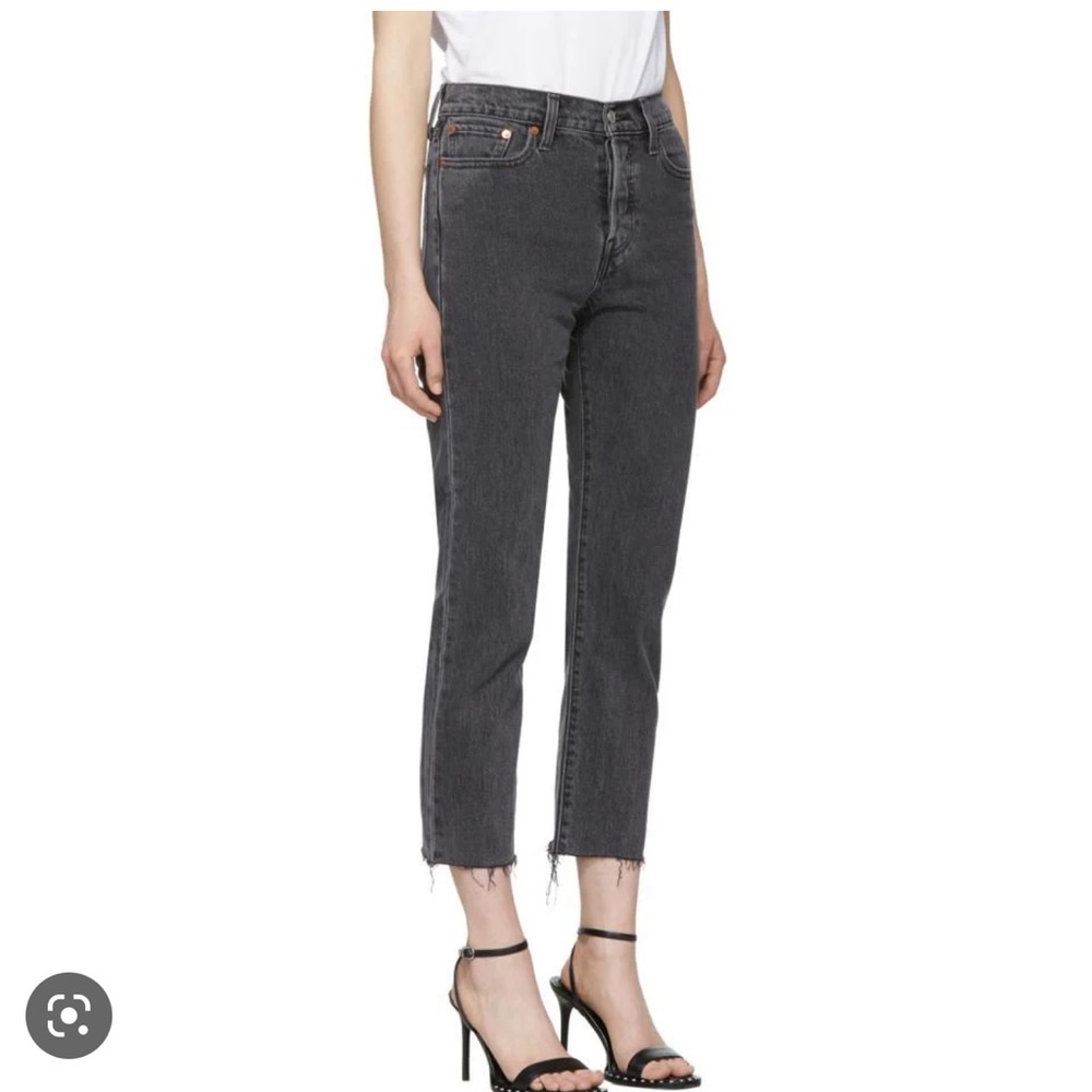 Levi’s Wedgie Straight Raw Hem